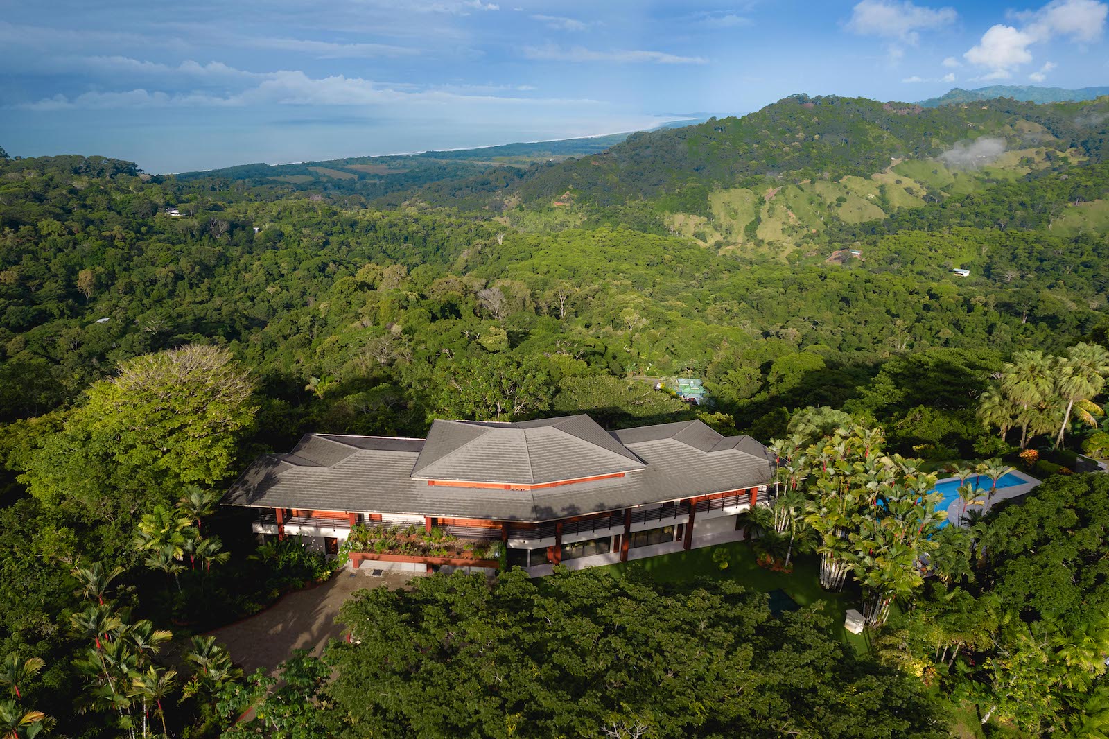 Lamangata Luxury Surf Resort - Costa Rica